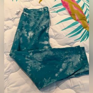 NWT Old Navy Tye Dye Capri Pants